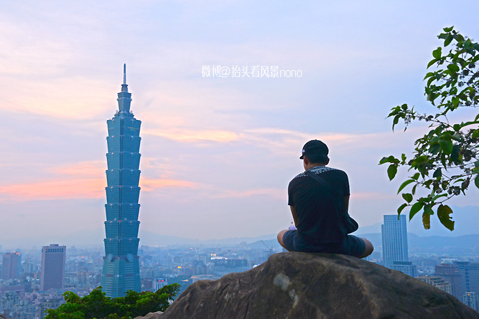 在台北101大楼看台北全景,在台北101大楼顶层看视频