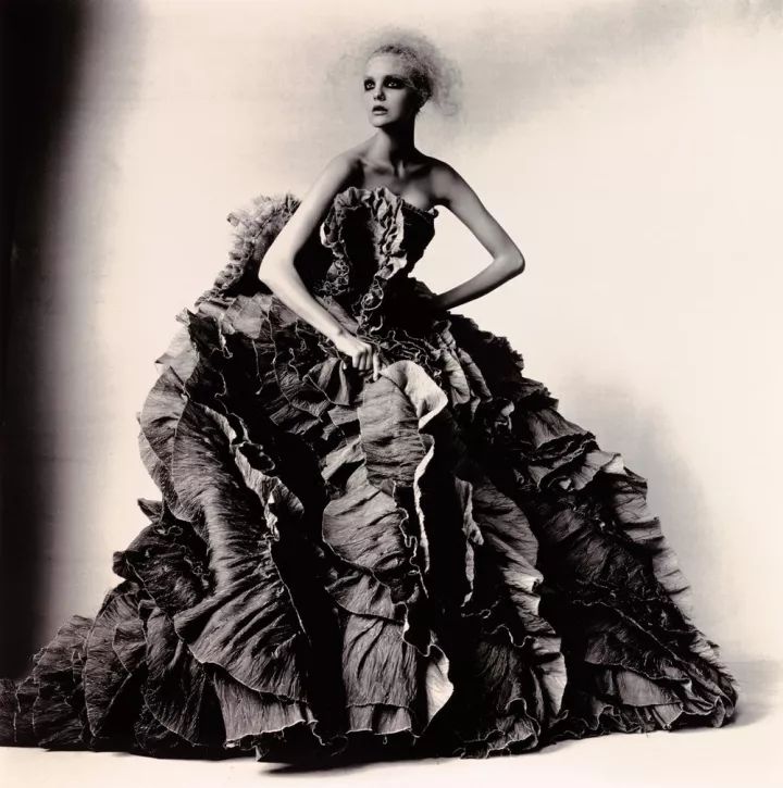 世界摄影大师经典作品欣赏,摄影100张世界摄影大师的黑白作品