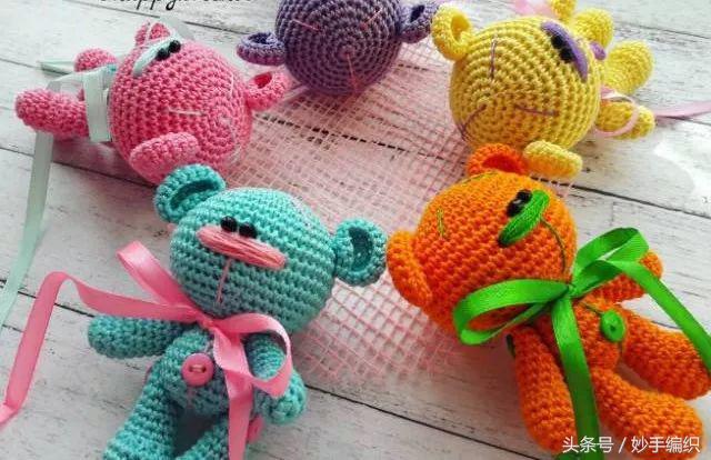 万万没想到,这都是她用毛线钩的,邻居们都赞不绝口!