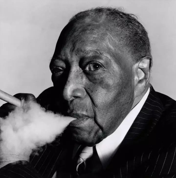 世界摄影大师经典作品欣赏,摄影100张世界摄影大师的黑白作品