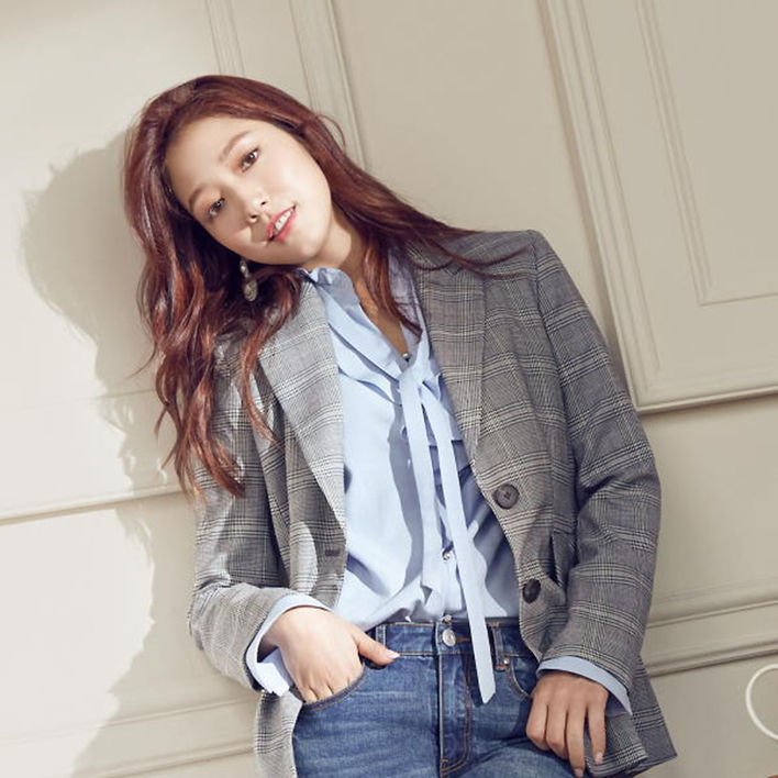 微胖女神简约风穿搭,韩国微胖女神朴信惠