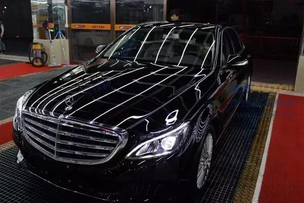 汽车打蜡镀膜镀晶怎么选择,打蜡和贴膜哪个更好