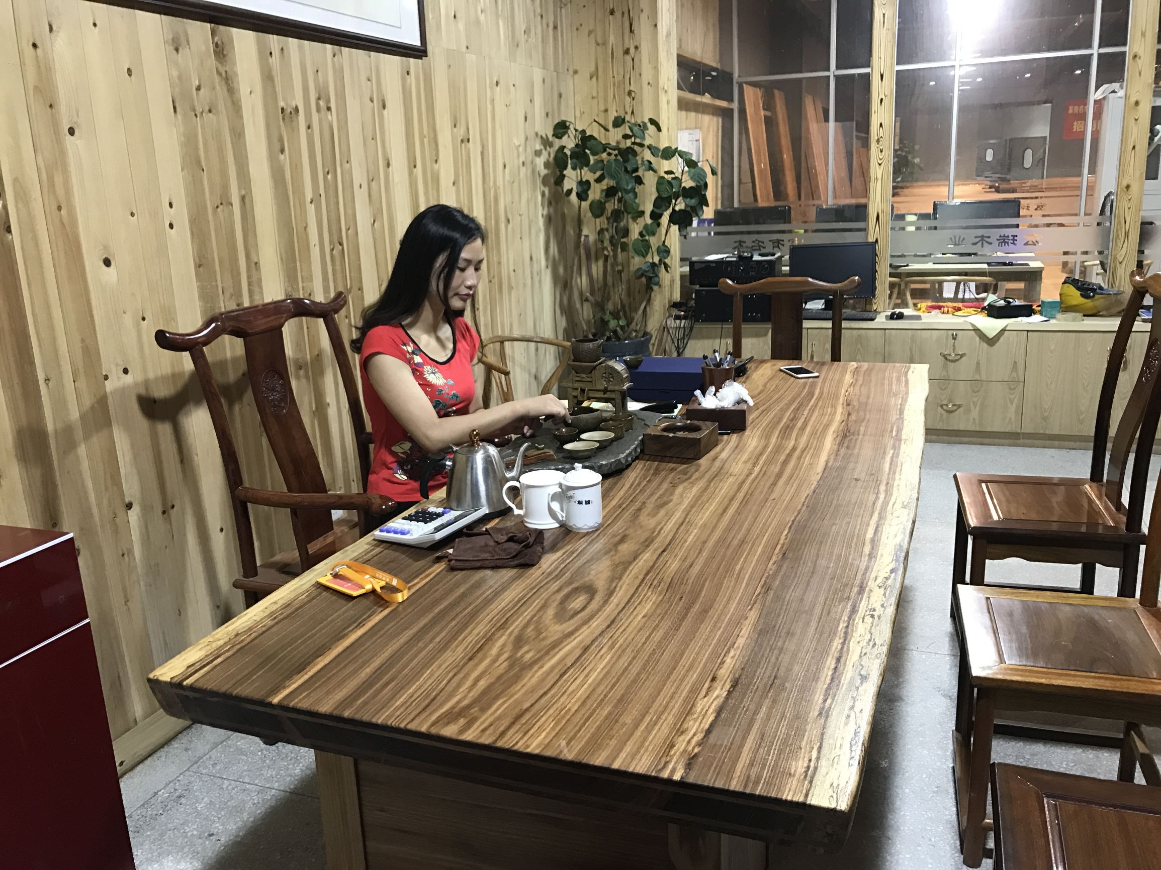 怎么保养实木大板 (实木大板如何保养)