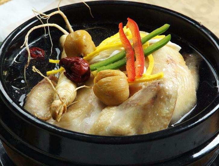 韩国人把人参当食品,人参是一种大补品