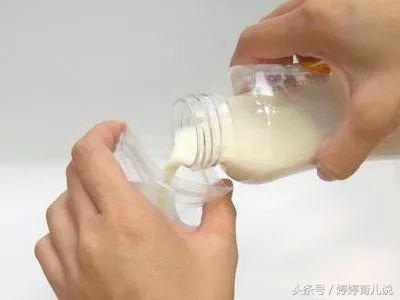 为什么有些奶粉冲了会起泡,冲奶粉容易起泡结块怎么回事