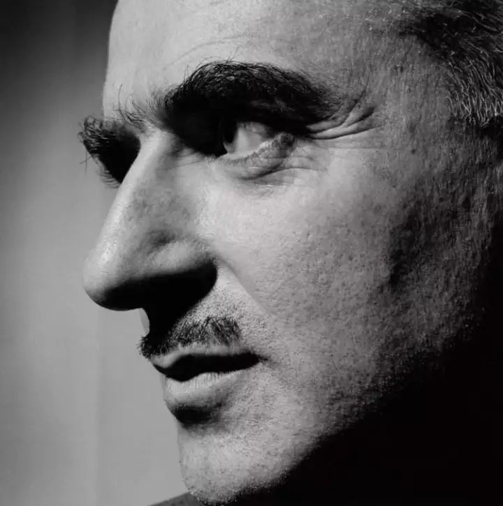 世界摄影大师经典作品欣赏,摄影100张世界摄影大师的黑白作品