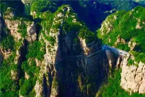 全球最惊险的玻璃栈道,中国最惊险恐怖的玻璃栈道