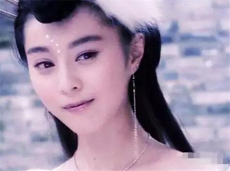 【美人阁】白衣如雪犹似画中仙。谁是你心目中的白衣女子（下）