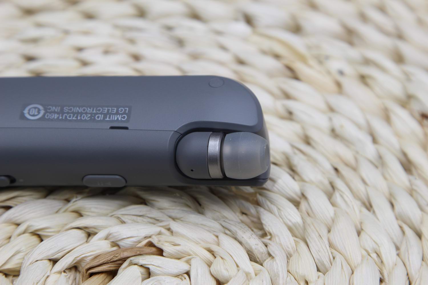 亲临感极致的音效享受---LGHBS-W120颈带式立体声蓝牙耳机体验