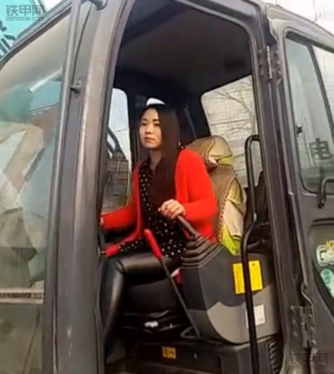 开挖掘机女生可以吗,女人开挖掘机的条件