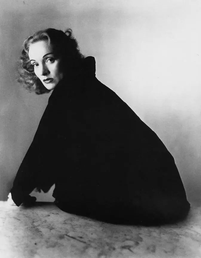 世界摄影大师经典作品欣赏,摄影100张世界摄影大师的黑白作品