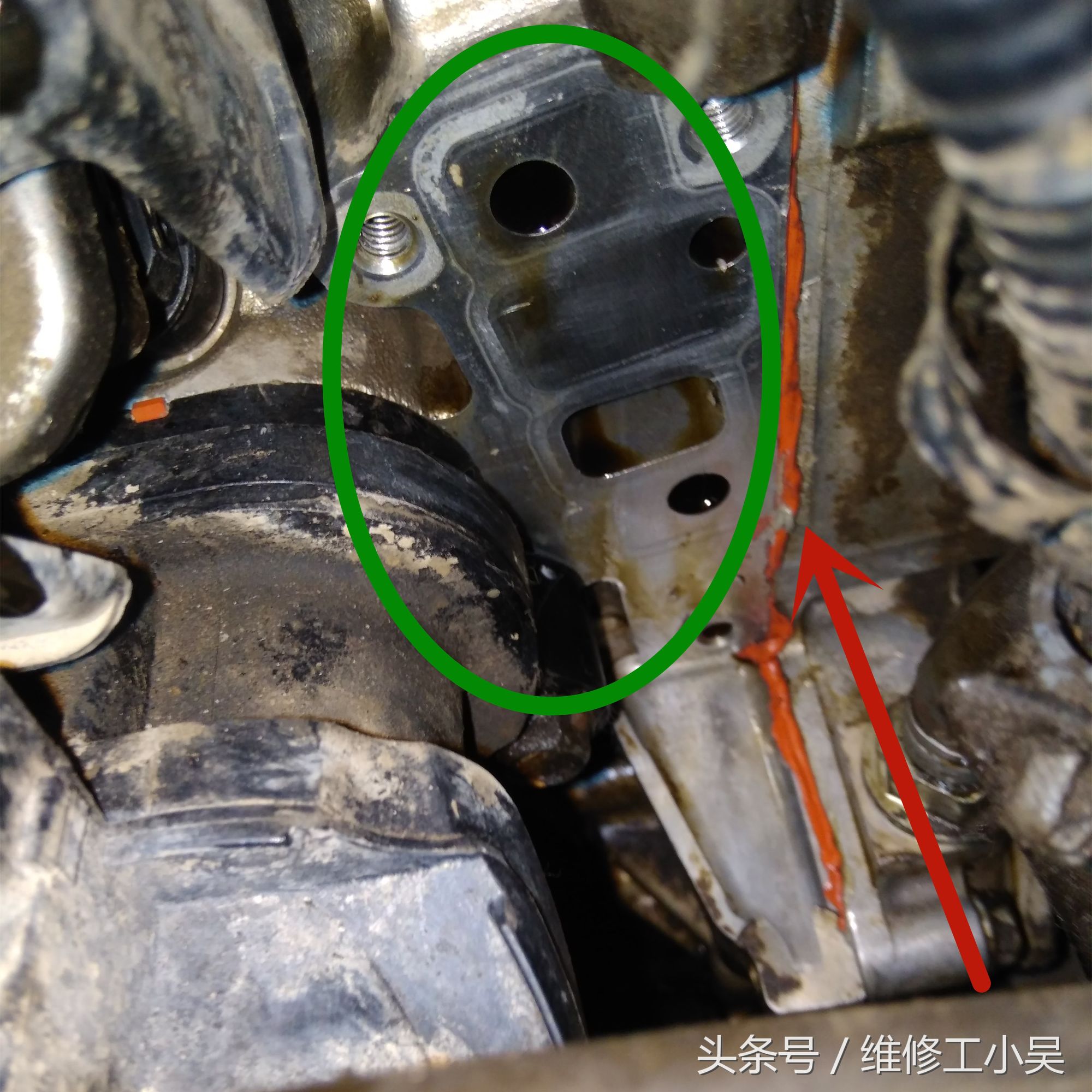 老本田雅阁的发动机漏机油，这又是一个小小的密封圈引起的故障！