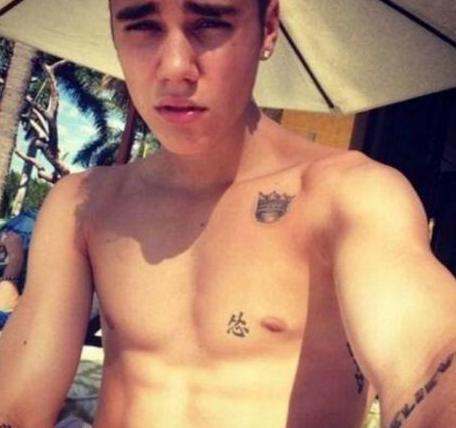 胡歌的纹身照片,纹身胡歌