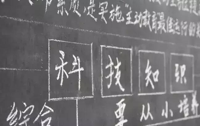 美国留学生活费用一年大概多少人民币,美国留学生活费用