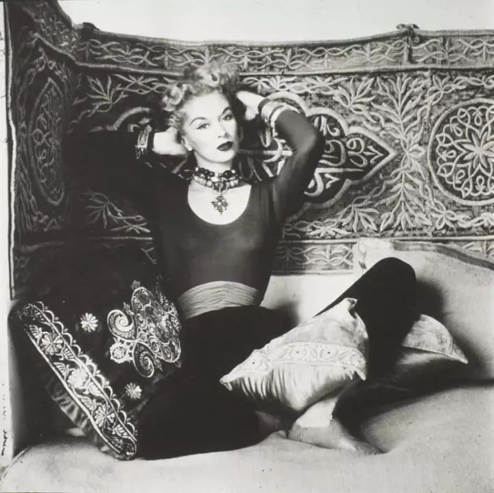 世界摄影大师经典作品欣赏,摄影100张世界摄影大师的黑白作品