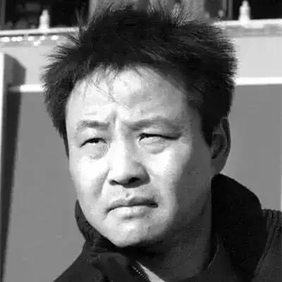 布鲁塞尔金奖酒,布鲁塞尔金奖白酒瓶子值钱吗