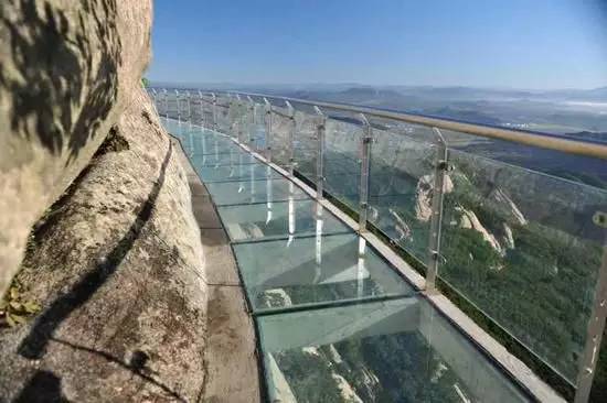 全球最惊险的玻璃栈道,中国最惊险恐怖的玻璃栈道