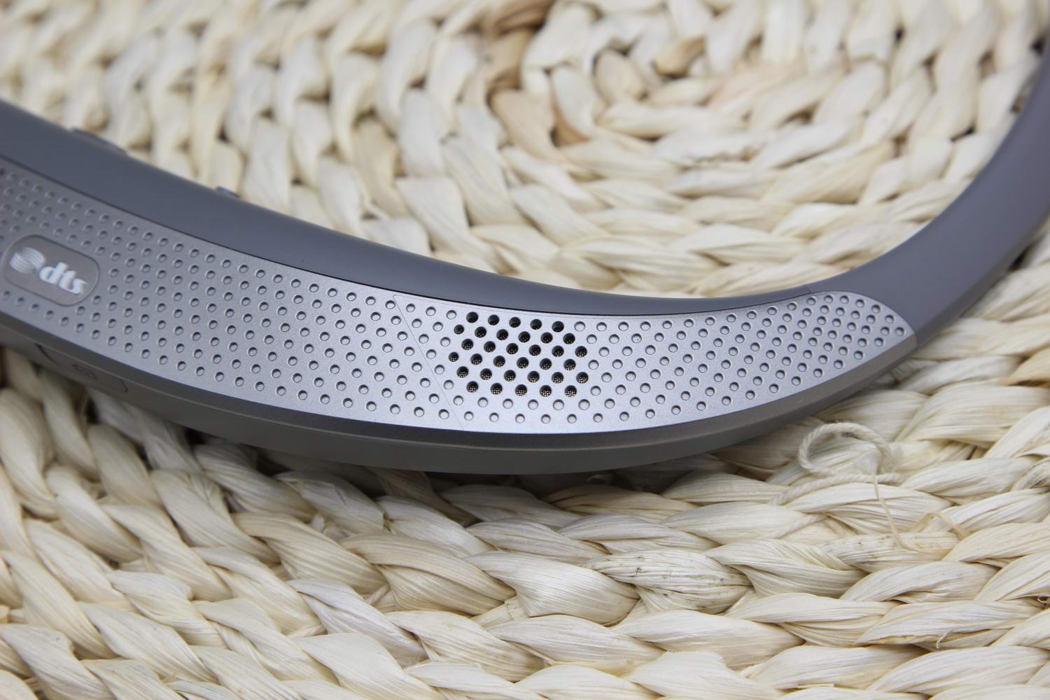 亲临感极致的音效享受---LGHBS-W120颈带式立体声蓝牙耳机体验