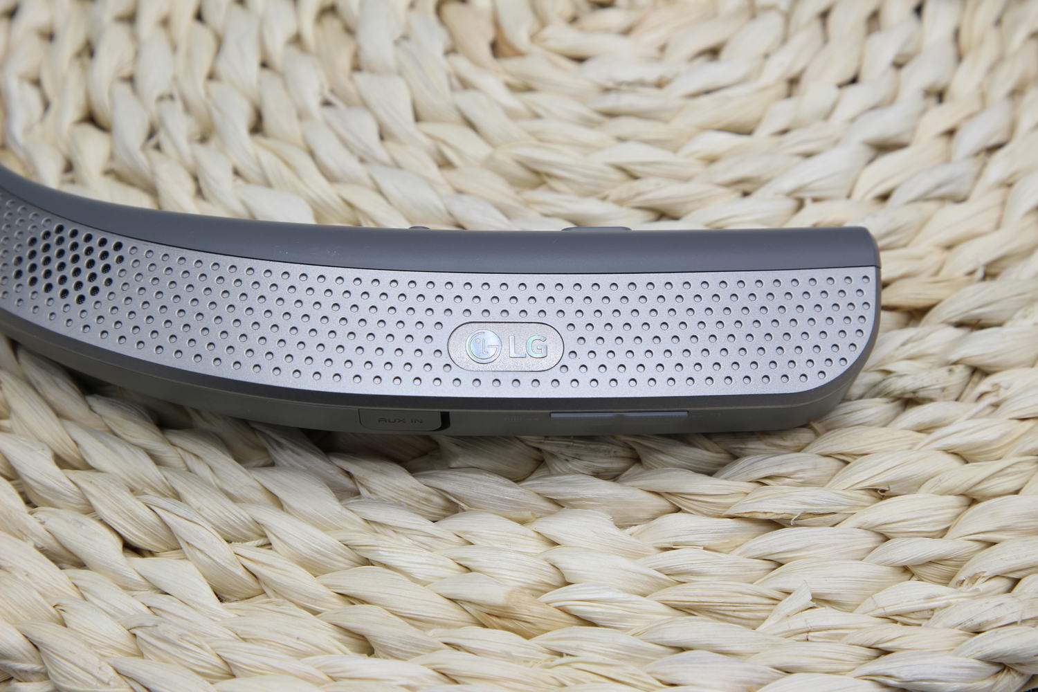 亲临感极致的音效享受---LGHBS-W120颈带式立体声蓝牙耳机体验