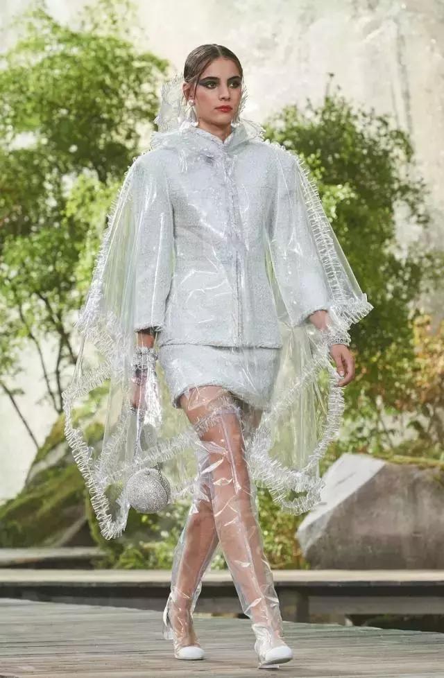 花5分钟，就把过时的基本款，变成了最火超模同款…