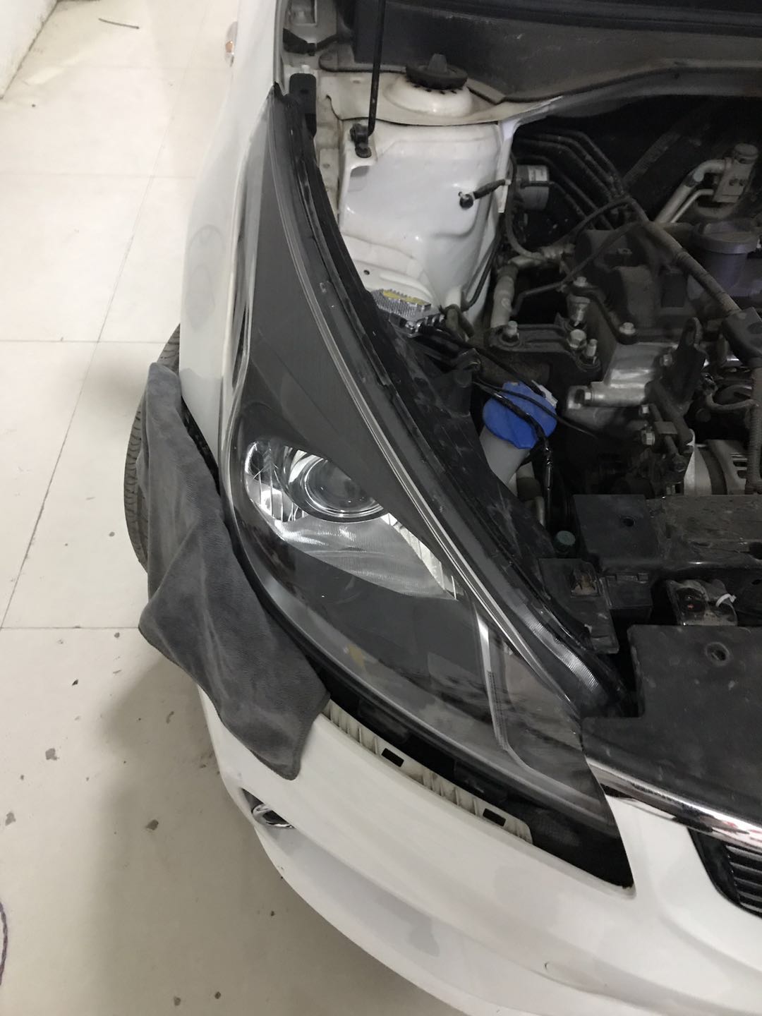 起亚k4氙气灯改装,起亚k2改海拉灯