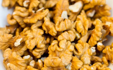 dha可以和叶酸钙一起吃吗,孕期补钙铁叶酸dha多吗