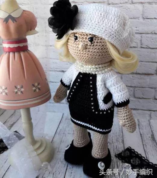 万万没想到,这都是她用毛线钩的,邻居们都赞不绝口!