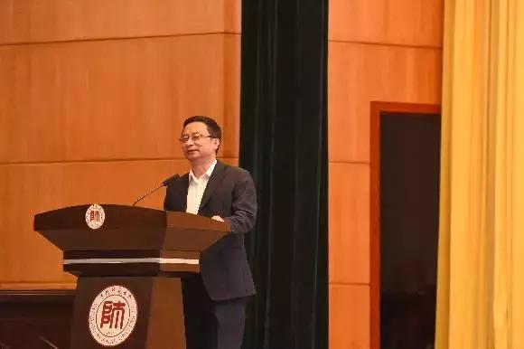 贵州疾控专家进校园:假如室友患了艾滋病你会害怕吗?