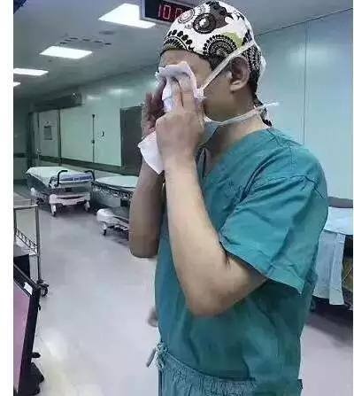 医生面对死亡怎么办,医生第一次面对死亡怎么安慰