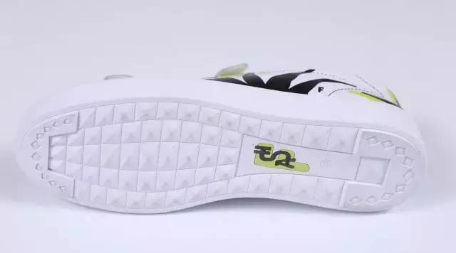 花5分钟，就把过时的基本款，变成了最火超模同款…