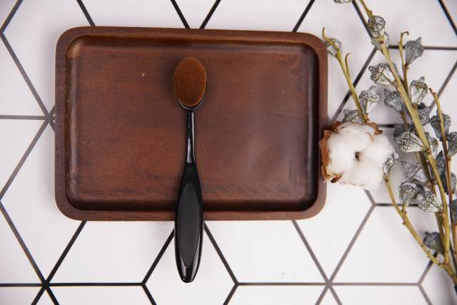 不到10块却一直回购的东西粉底刷,20块钱的粉底液测评