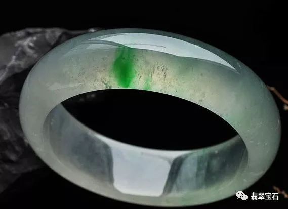 翡翠乌鸡真假辨别方法,用碎纸屑辨别翡翠真假