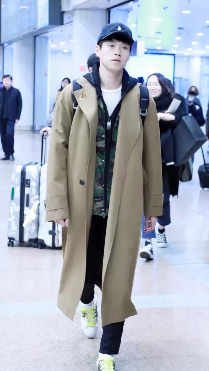 花5分钟，就把过时的基本款，变成了最火超模同款…