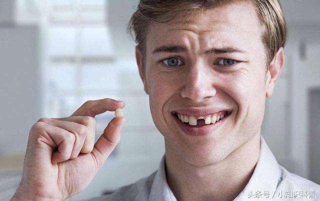 烤瓷牙中间缺牙可以做活动假牙吗,多颗牙缺失做烤瓷牙还是种植牙好