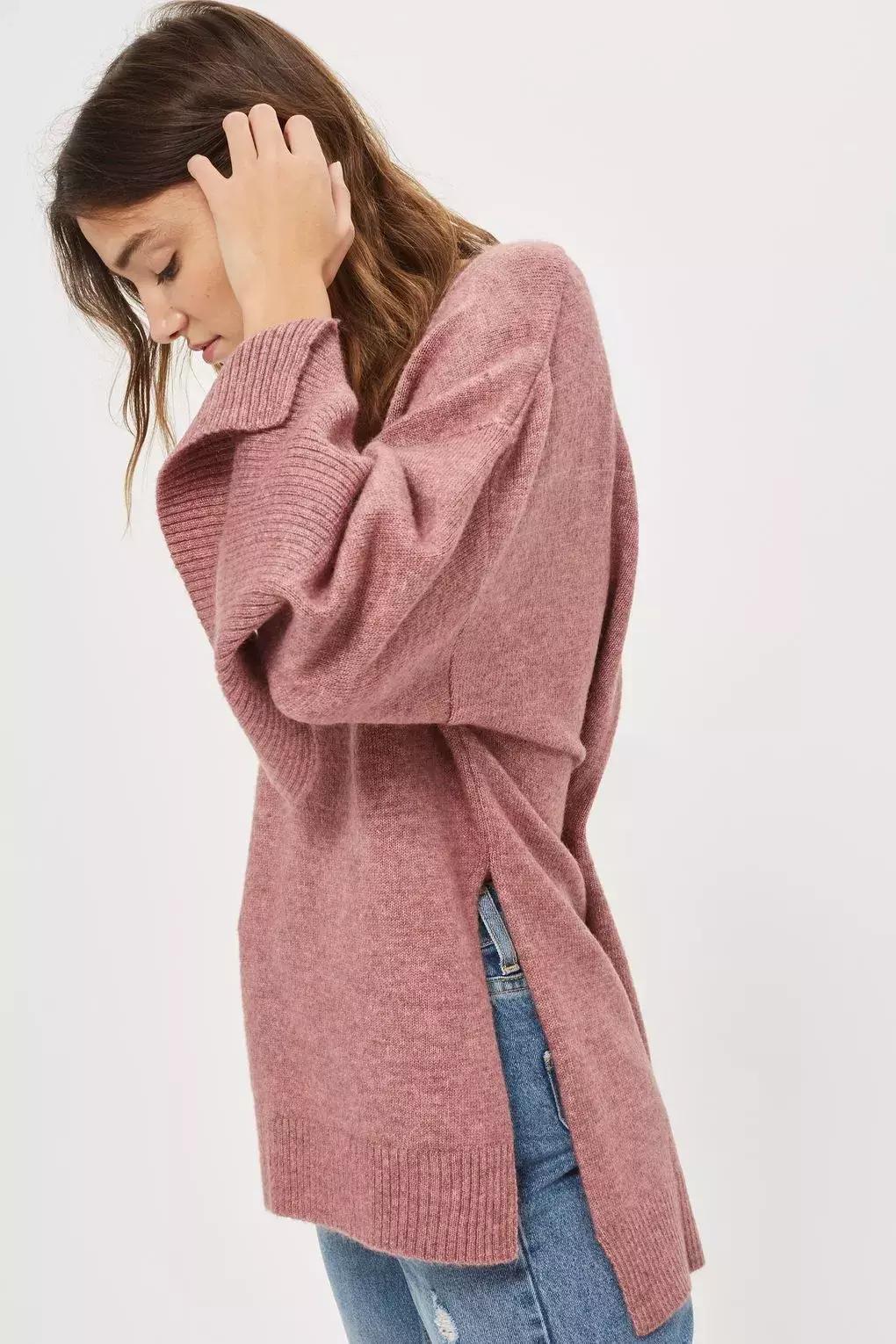 冬天纯色毛衣的高级穿搭,秋冬人手一件的毛衣怎么穿更好看