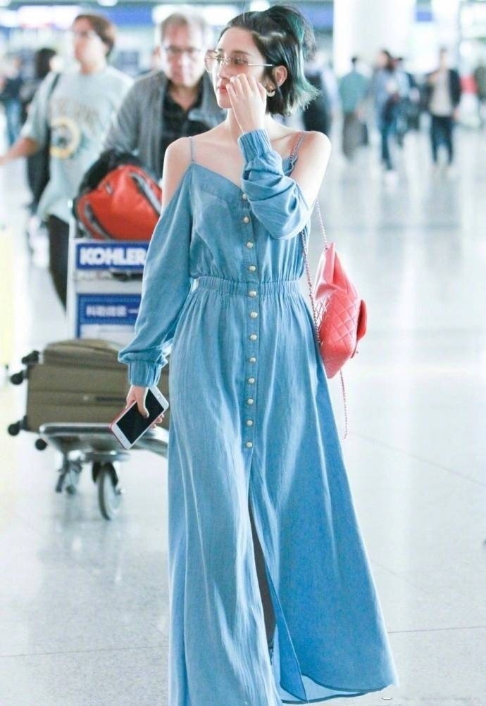 唐艺昕的迷人短发,唐艺昕绿色镂空连衣裙