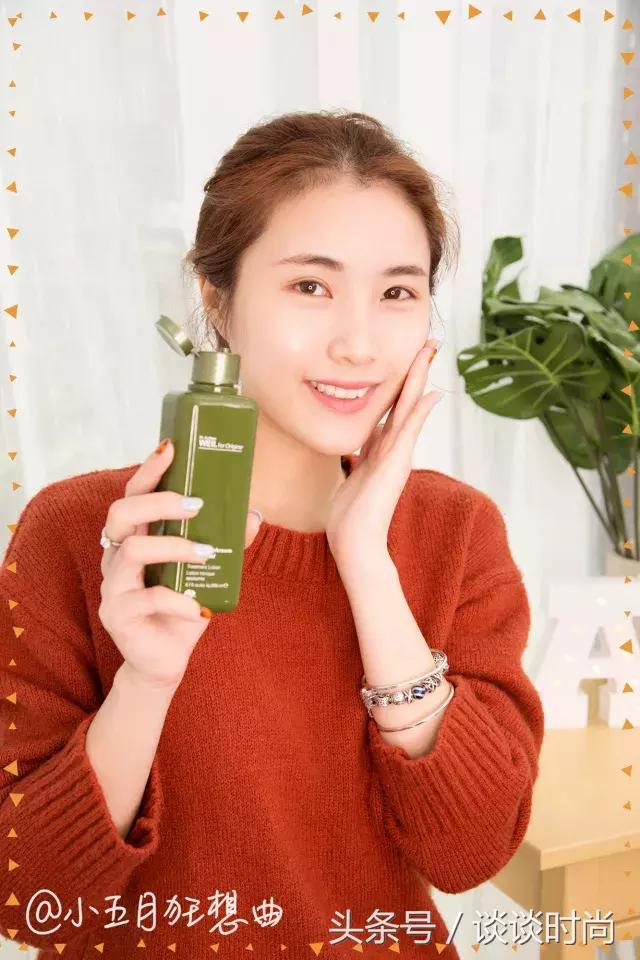 为什么抹了护肤品皮肤还要起皮,为什么抹了护肤品感觉很油