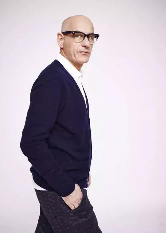 花5分钟，就把过时的基本款，变成了最火超模同款…