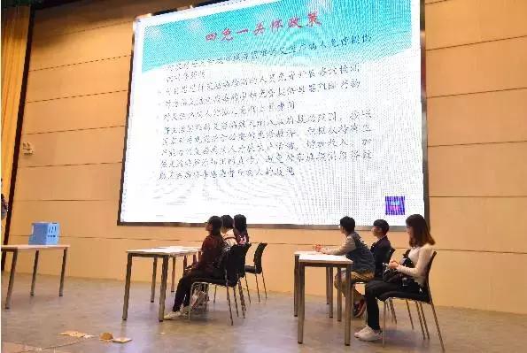 贵州疾控专家进校园:假如室友患了艾滋病你会害怕吗?