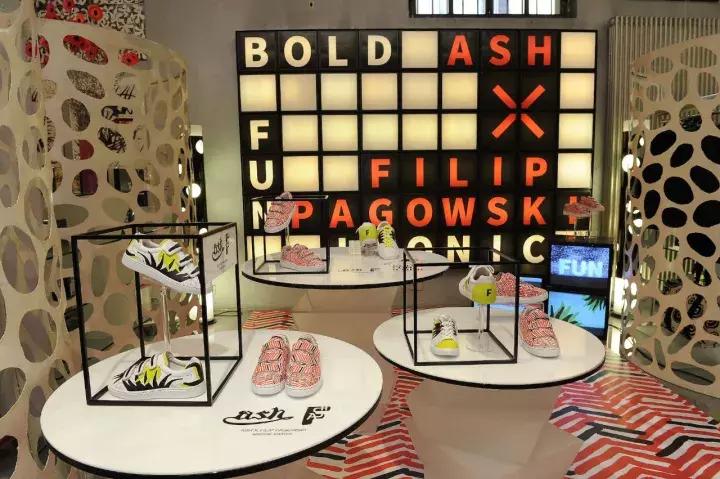 花5分钟，就把过时的基本款，变成了最火超模同款…