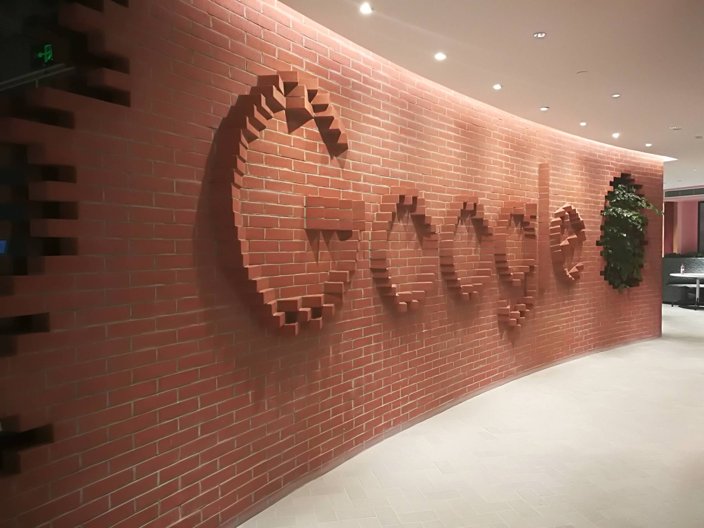 谷歌办公场所激发员工头脑风暴,传统办公和共享办公