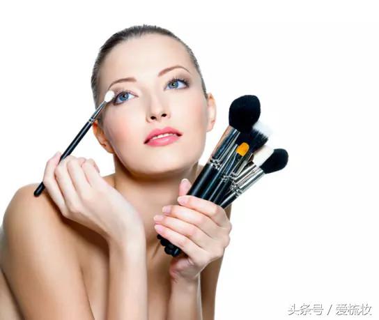 长痘期间化妆用什么修复,化妆没洗干净导致长痘