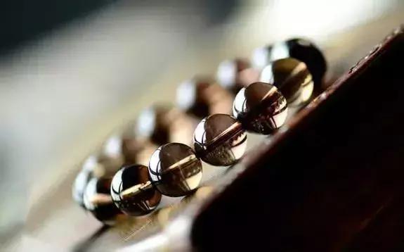 水晶真的能使运气变好吗,水晶越戴反而运气越不好