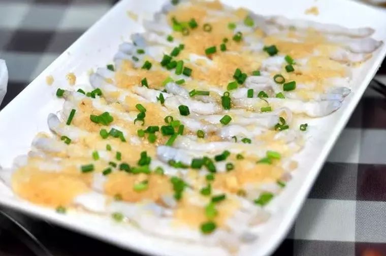 瑟瑟发抖！蒸虫子吃鸡屎，想不到东莞人这么重口味！