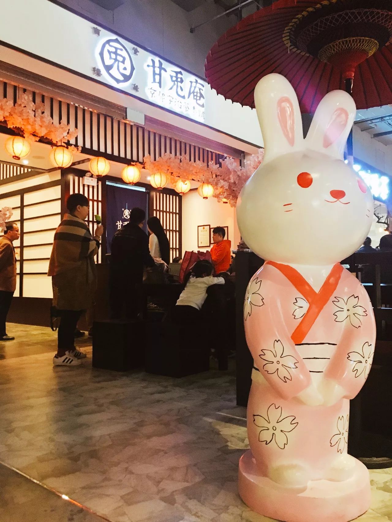 天津人为一只抹茶小兔几甘愿排大队!只为感受那恋爱般的甜度!