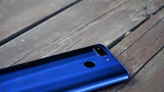 金立s11s深度测评,金立s11是全面屏手机吗