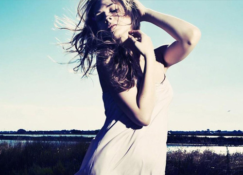 给好友qq空间留言的幽默句子,qq空间给朋友留言句子