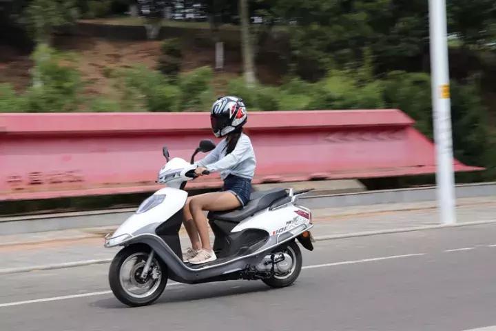 汽车自动灯测评,铃木110踏板摩托车最新款电喷