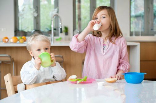 宝宝喝奶粉的误区,奶粉的误区有哪些