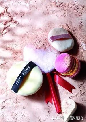 长痘期间化妆用什么修复,化妆没洗干净导致长痘